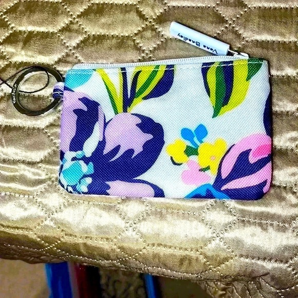 🆕
 VERA BRADLEY LIGHTEN UP ZIP ID CASE - Picture 3 of 9